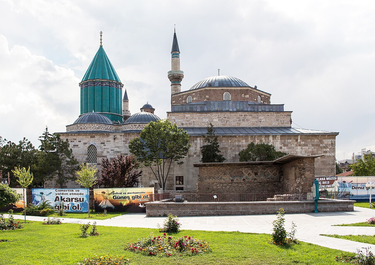 Konya Mevlânâ Müzesi dış görünümü